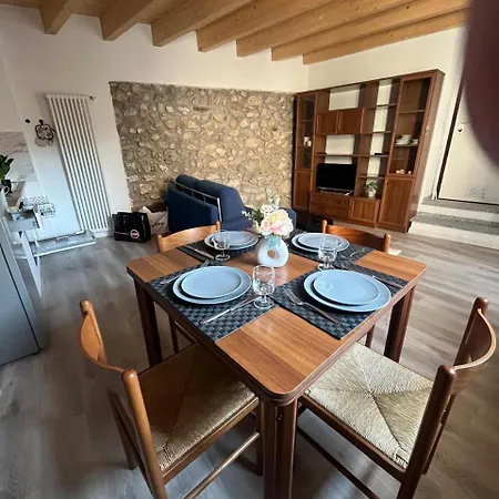 Tra Monti E 아파트 레코