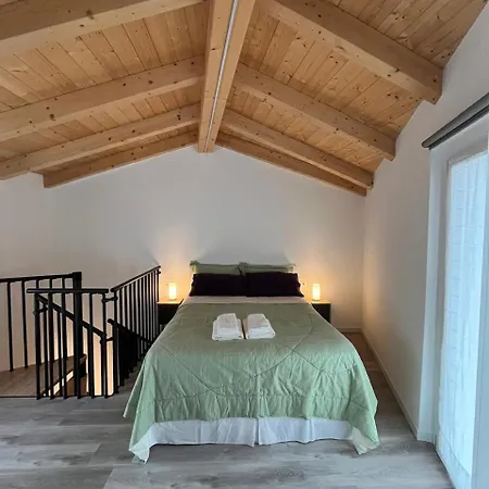 Tra Monti E アパート